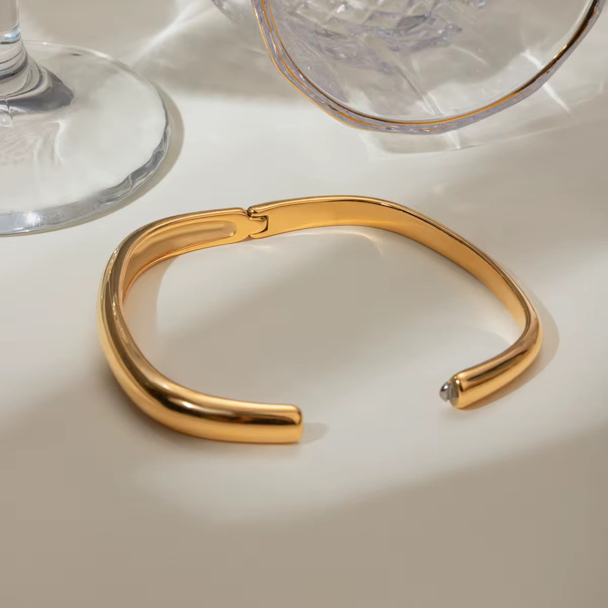 Classic Plain Gold Bangle