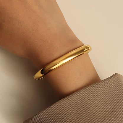 Classic Plain Gold Bangle