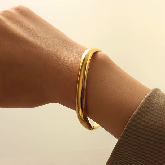 Classic Plain Gold Bangle