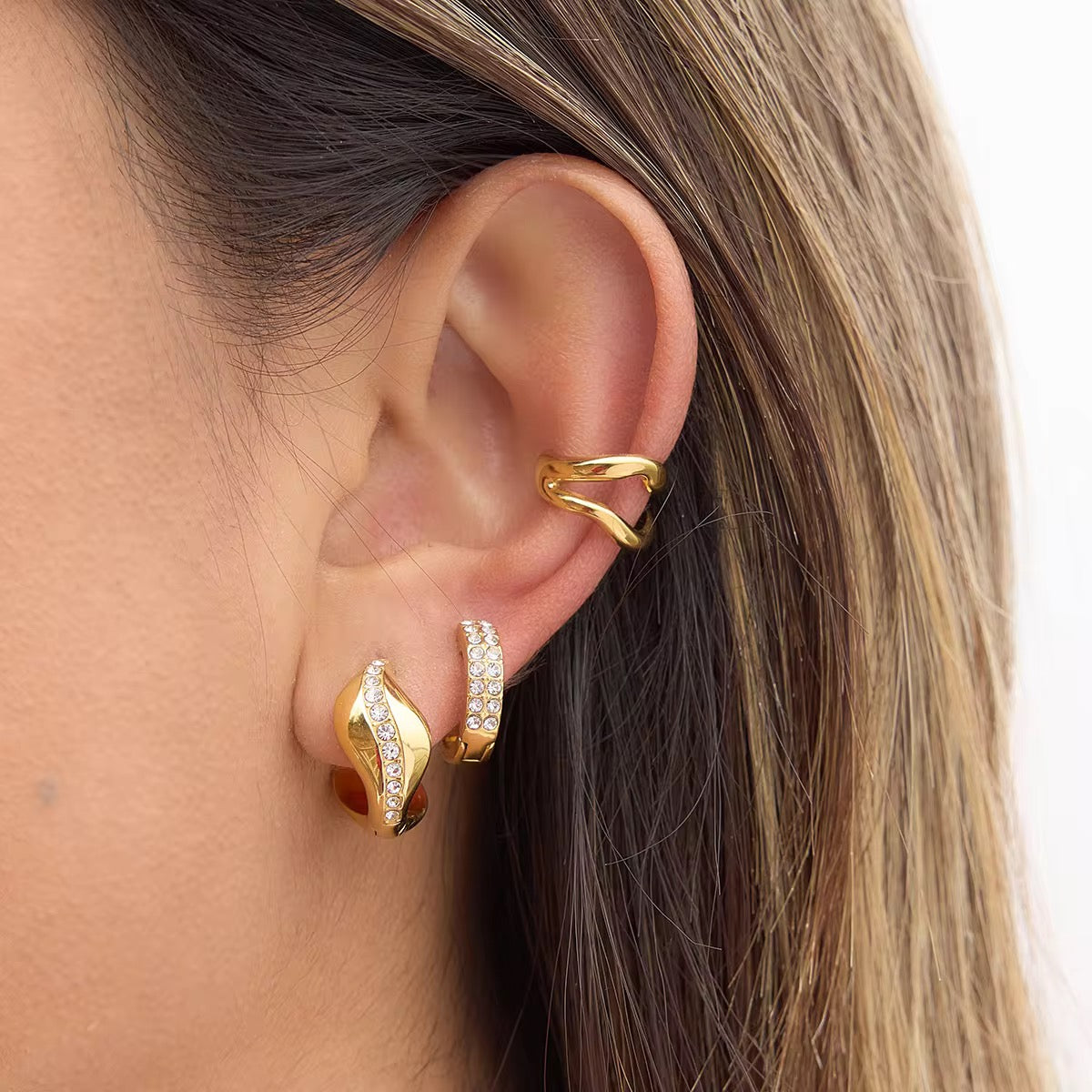 Mireia Twist Huggies Earrings