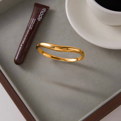 Vera Contour Wave Bangle